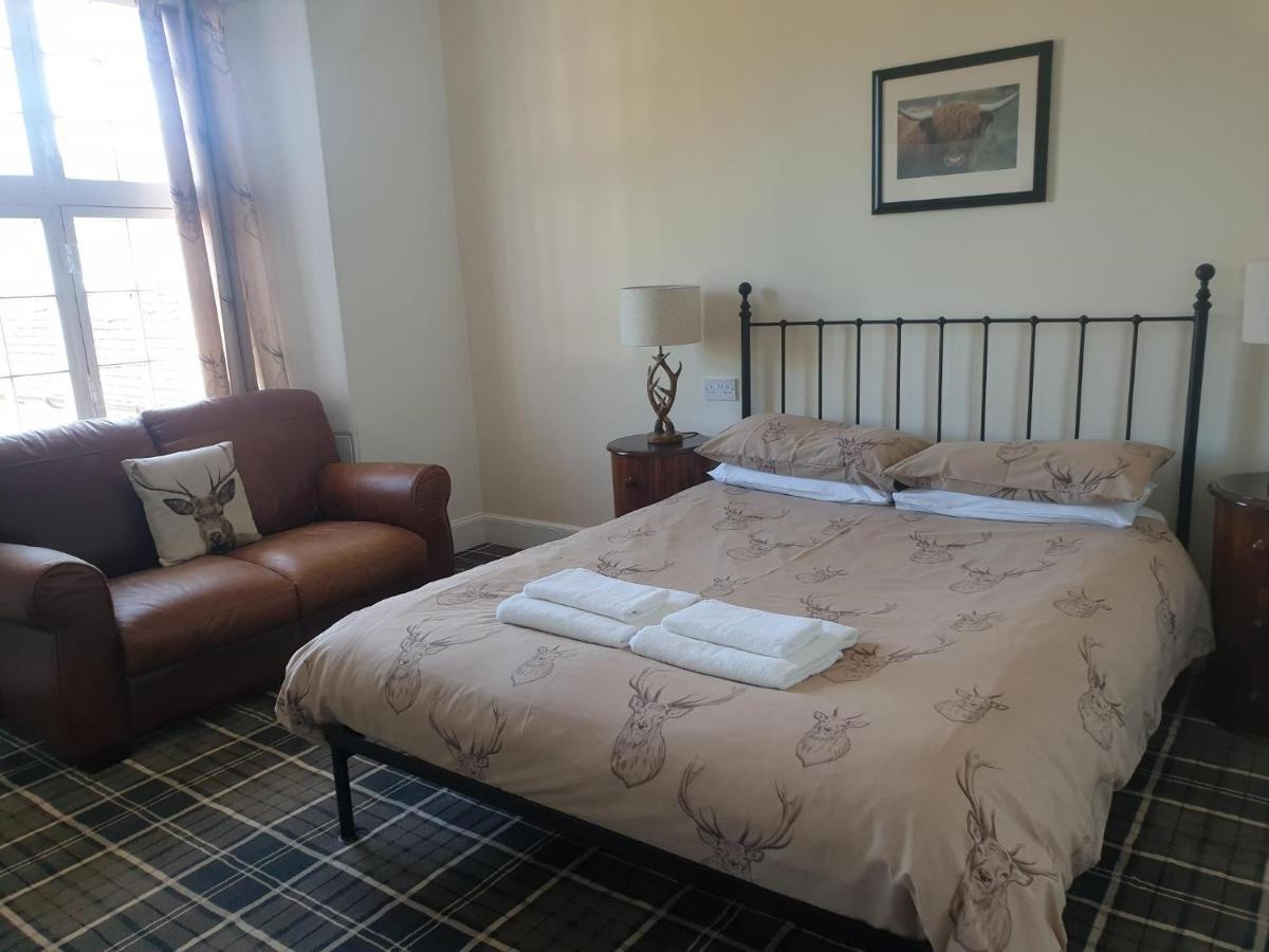 Ramsay Arms Hotel Fettercairn Bagian luar foto