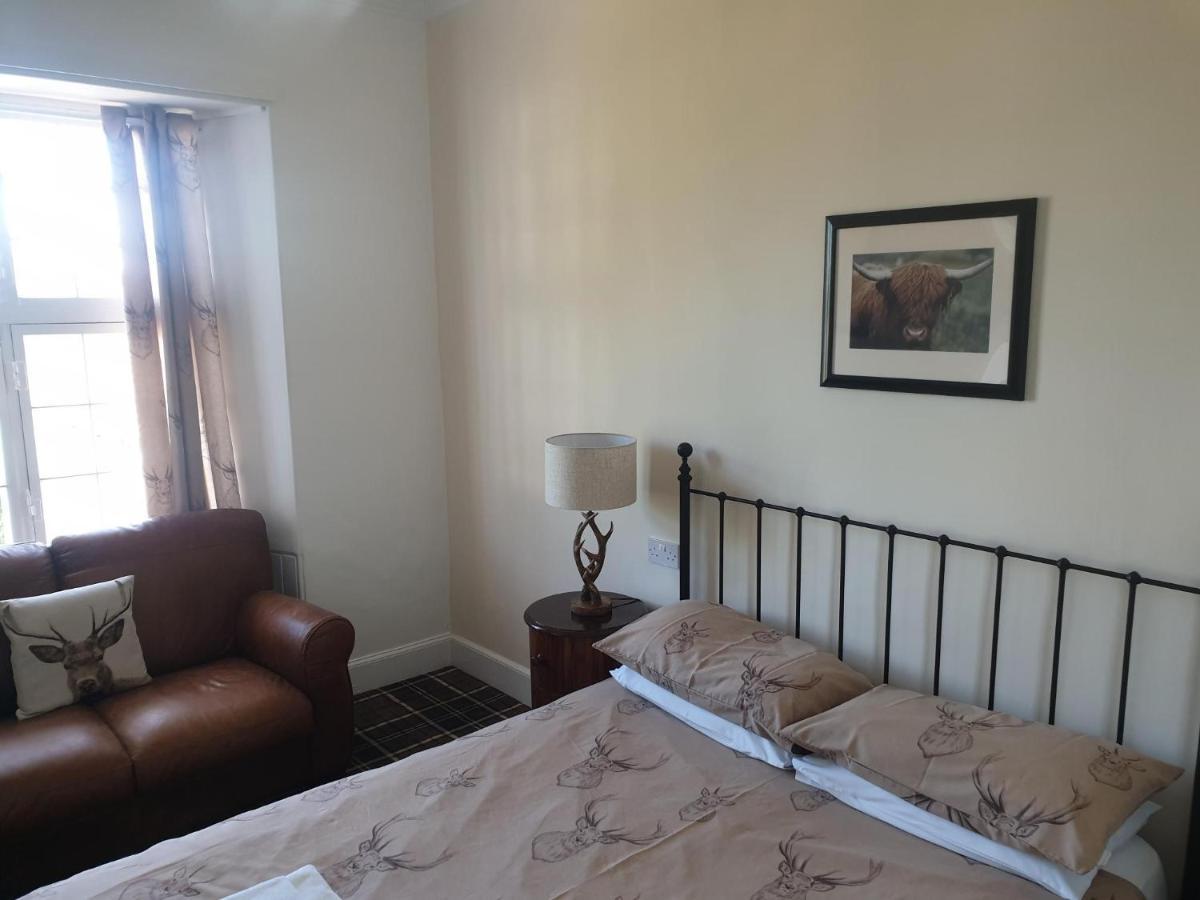 Ramsay Arms Hotel Fettercairn Bagian luar foto
